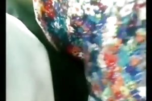 Восточный малыш в косичках трахает двух петухов и получает лицевую