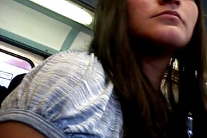Горячий азиатский получает свои сиськи, сосать, прежде чем сосать жесткий член