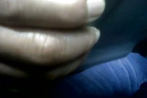 Naughty shoplifting teen должен сидеть на коленях Сантаса голый