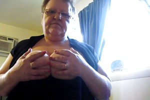 Ebony babe хочет, чтобы ее ежедневный белый член